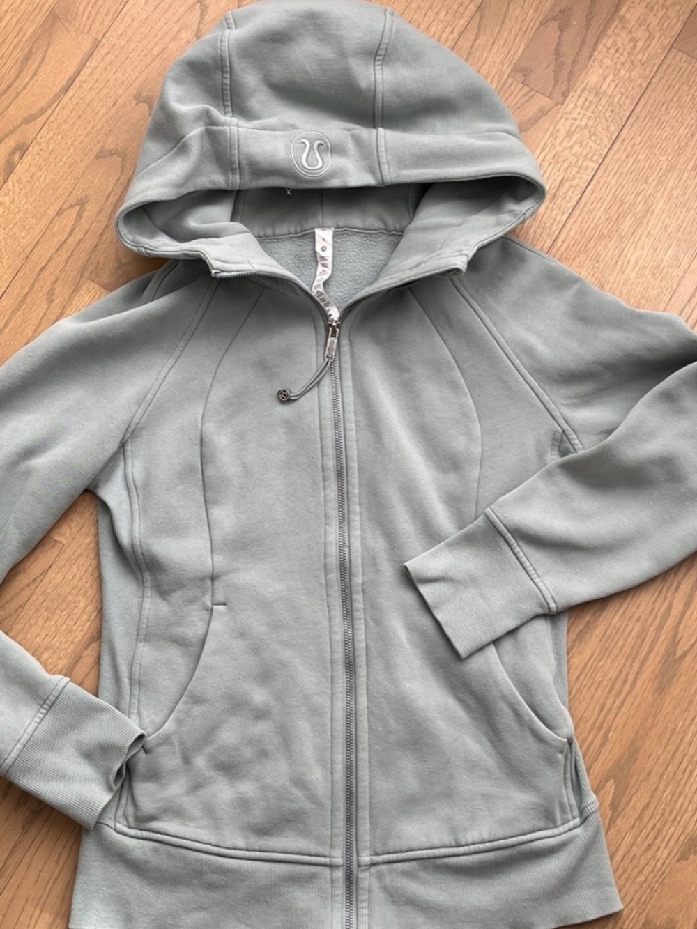 Lululemon Green Full-Zip Scuba Hoodie | Size 6 - Picture 2 of 6